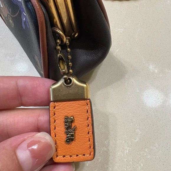 Coach Kisslock Rexy 1941 - Picture 6 of 12